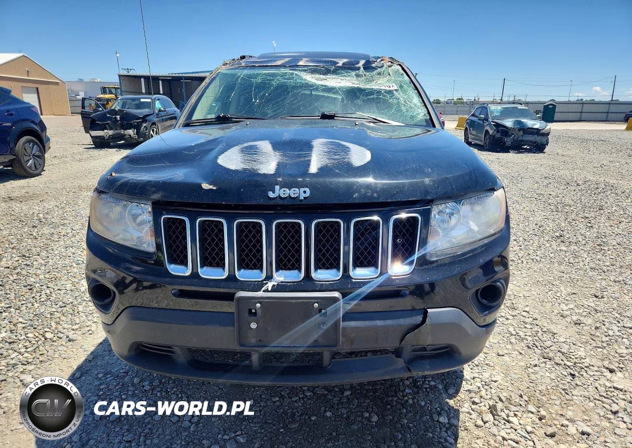 2012 Jeep Compass Latitude VIN:1C4NJDEB5CD609067 - 5