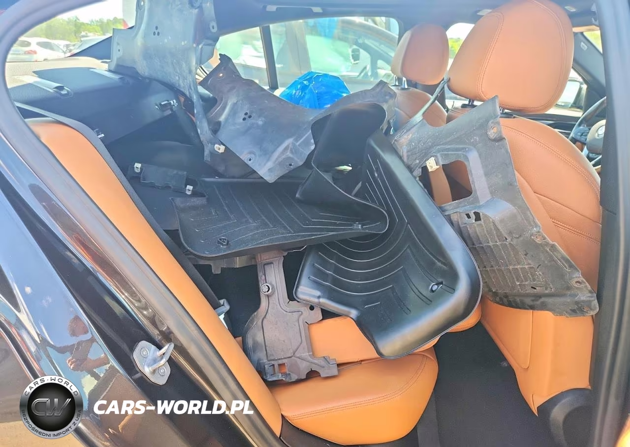 2019 BMW 530Xe VIN:WBAJB1C50KB376827 - 10
