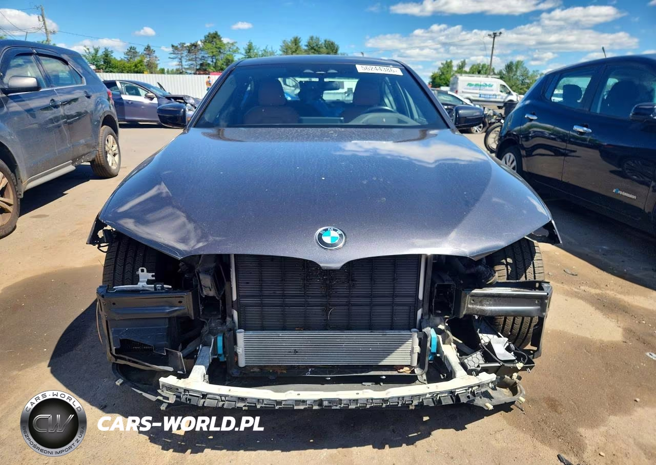2019 BMW 530Xe VIN:WBAJB1C50KB376827 - 5