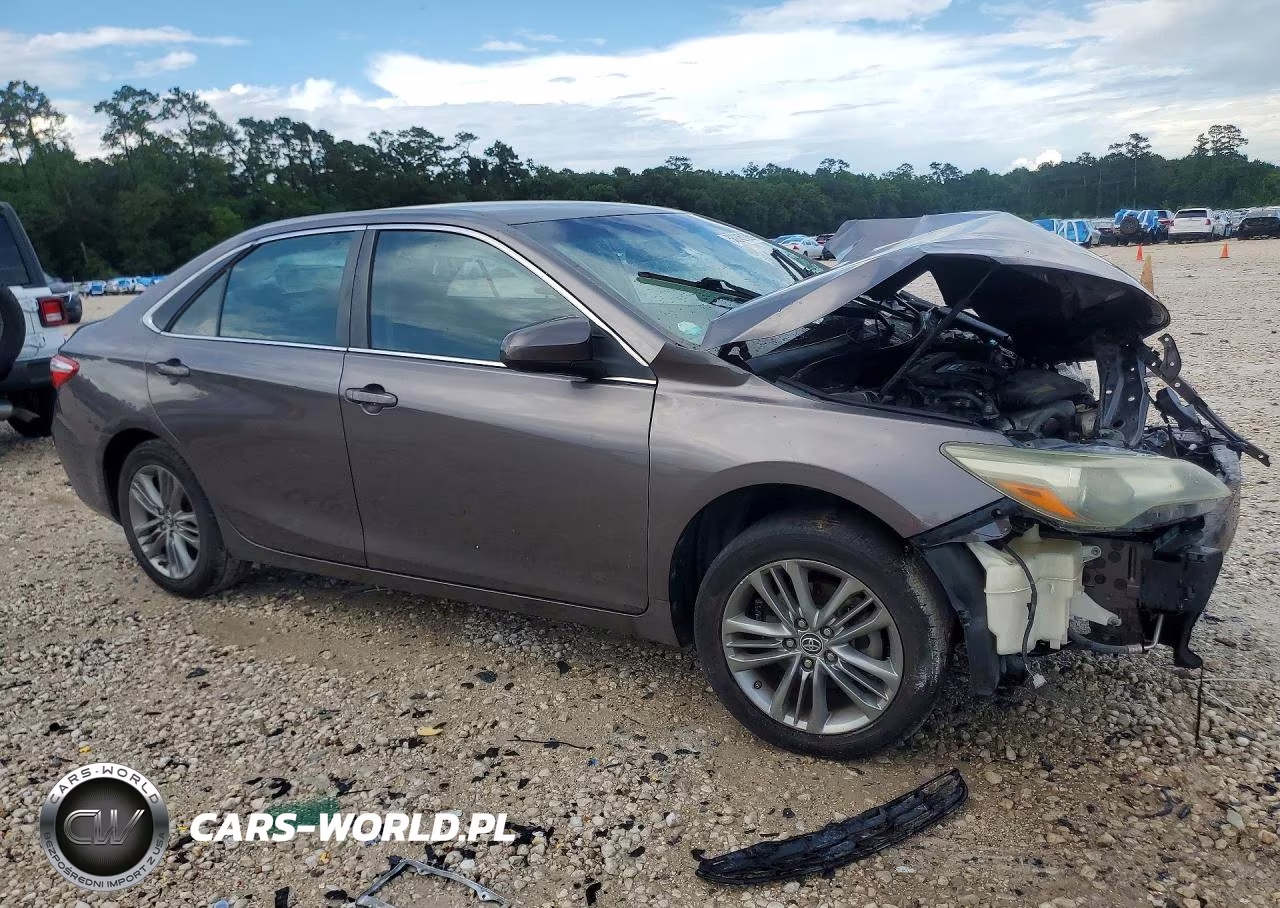 2015 Toyota Camry Se VIN:4T1BF1FK6FU481164 - 4