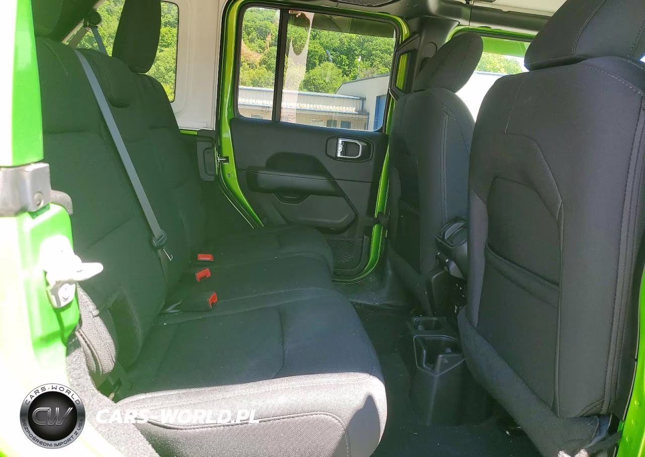 2019 Jeep Wrangler Unlimited Sahara VIN:1C4HJXEGXKW534394 - 11