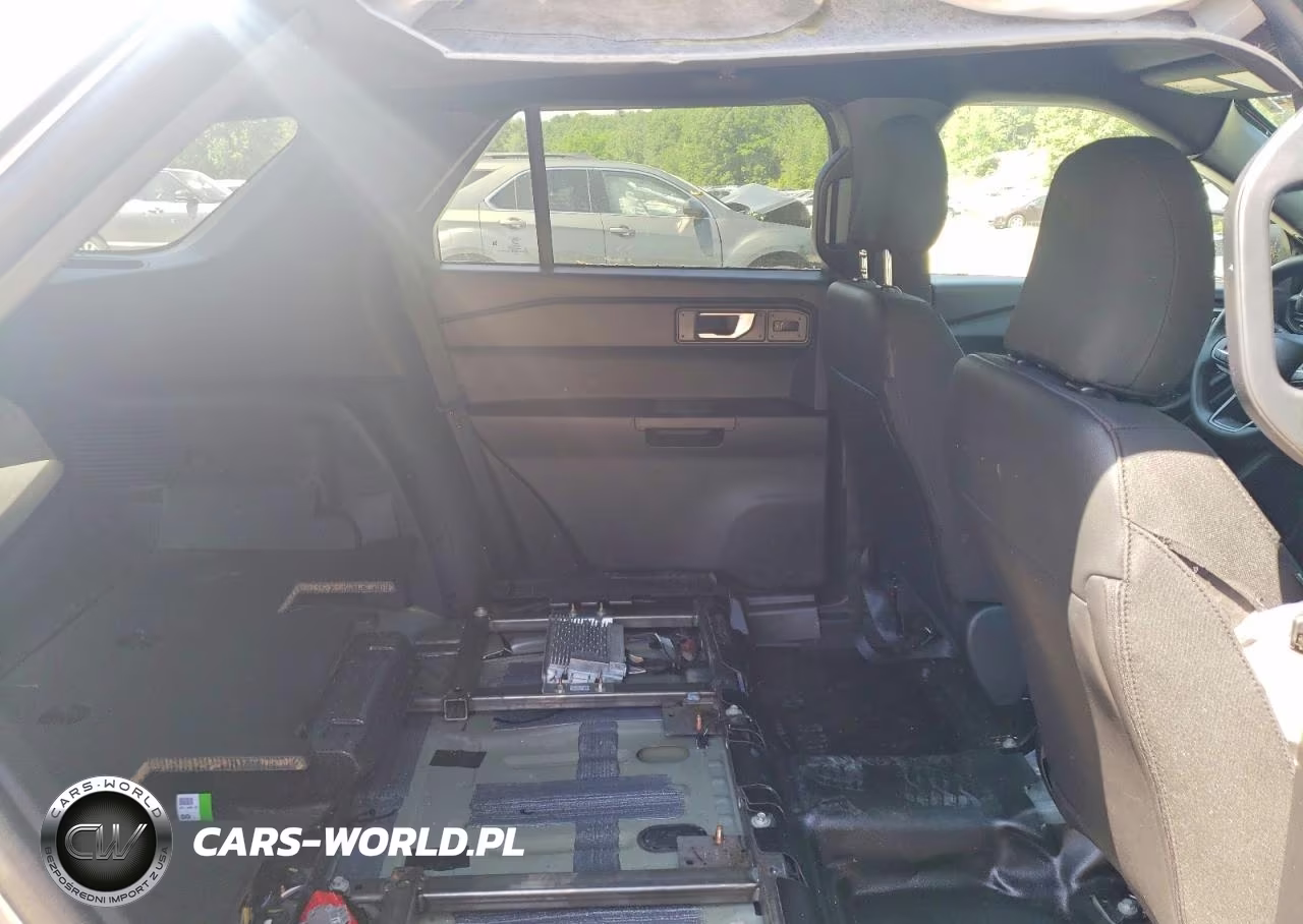 2025 Ford Explorer Police Interceptor VIN:1FM5K8AW3SGC77832 - 11