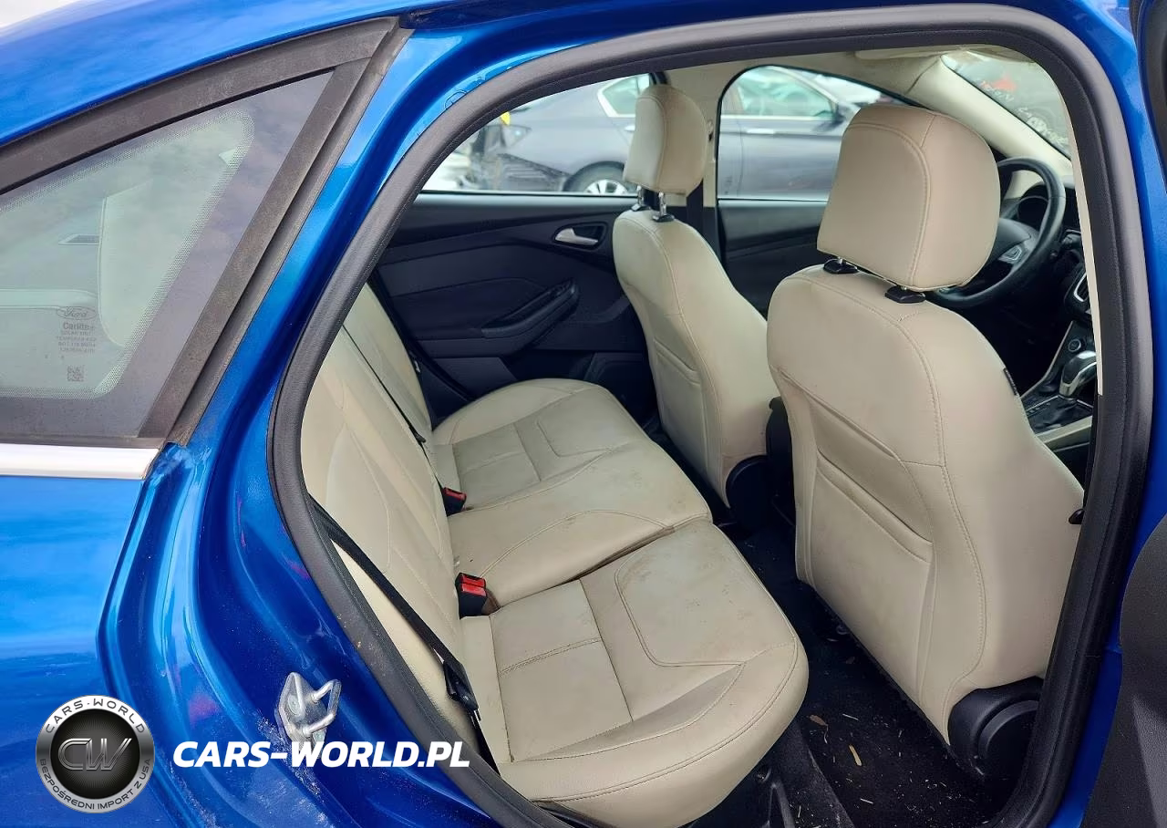 2018 Ford Focus Titanium VIN:1FADP3J25JL316952 - 10