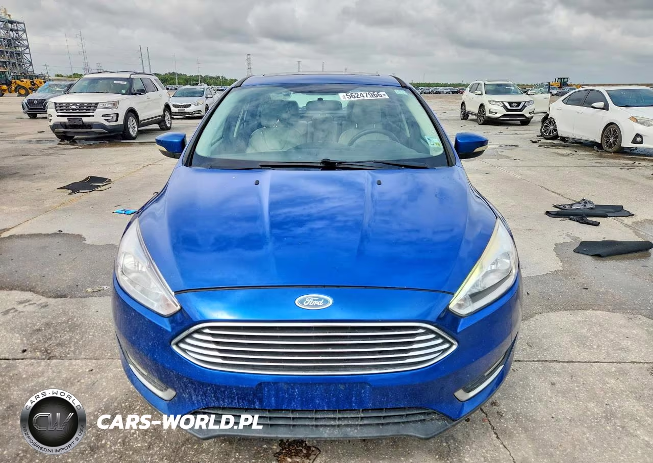 2018 Ford Focus Titanium VIN:1FADP3J25JL316952 - 5
