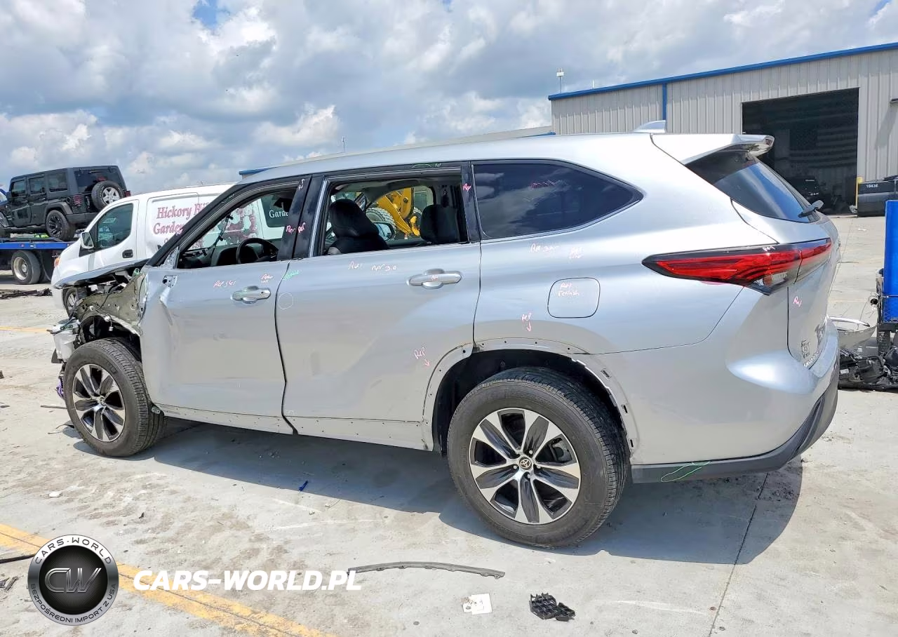 2021 Toyota Highlander Xle VIN:5TDGZRBH9MS527355 - 2