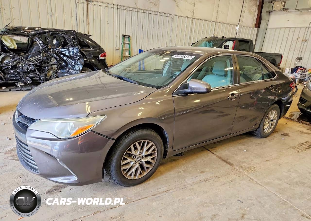 2016 Toyota Camry Le – zdjęcie 1 z 12