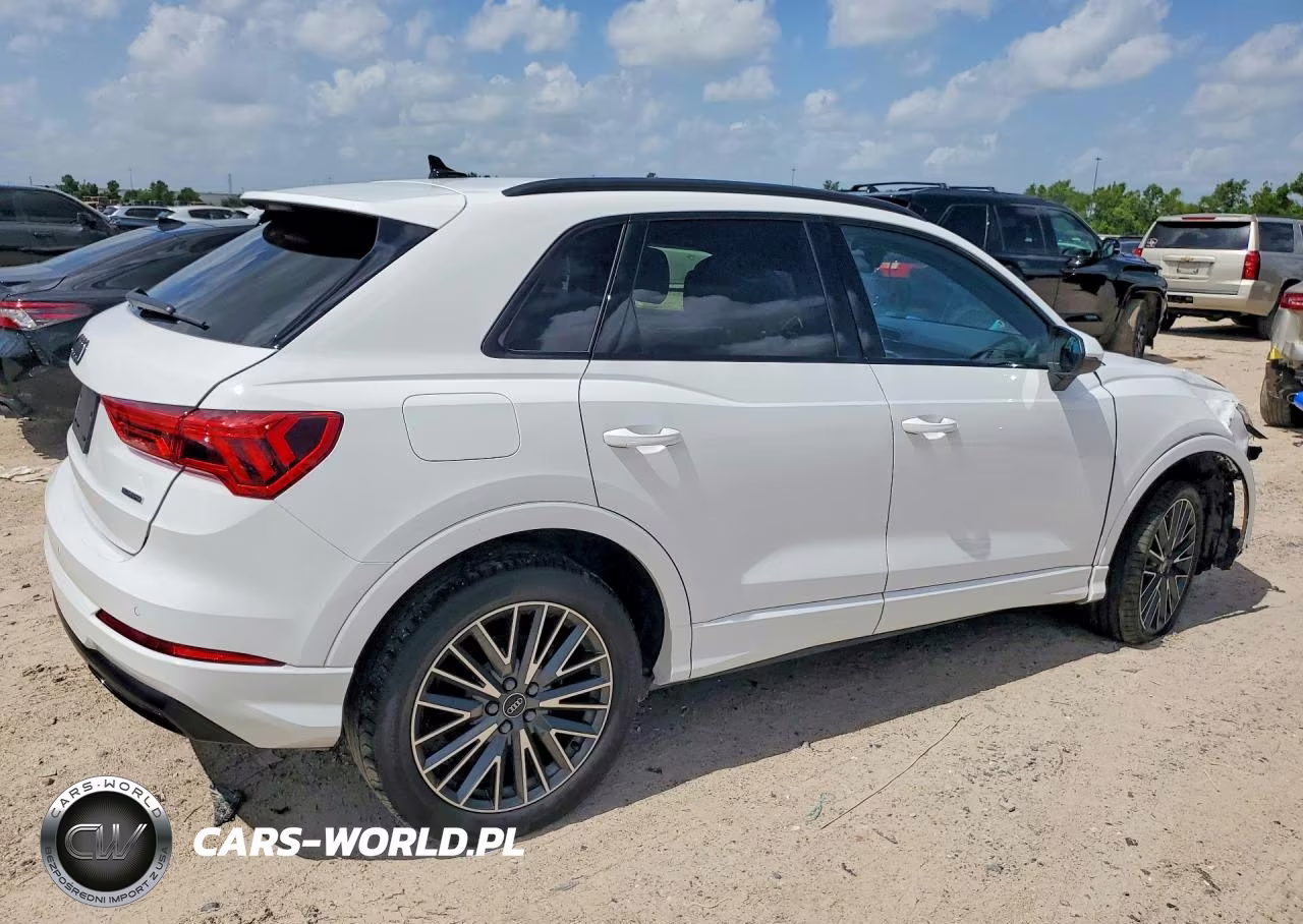 2024 Audi Q3 Premium 40 VIN:WA1AUCF32R1085274 - 3