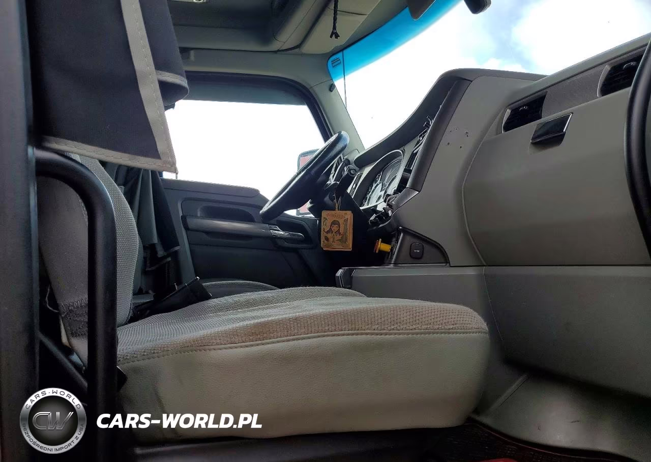 2019 Kenworth Construction T680 VIN:1XKYDP9X9KJ277344 - 5