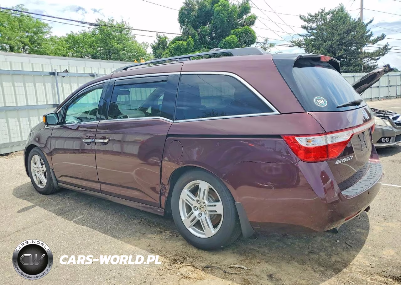 2013 Honda Odyssey Touring VIN:5FNRL5H96DB059513 - 2