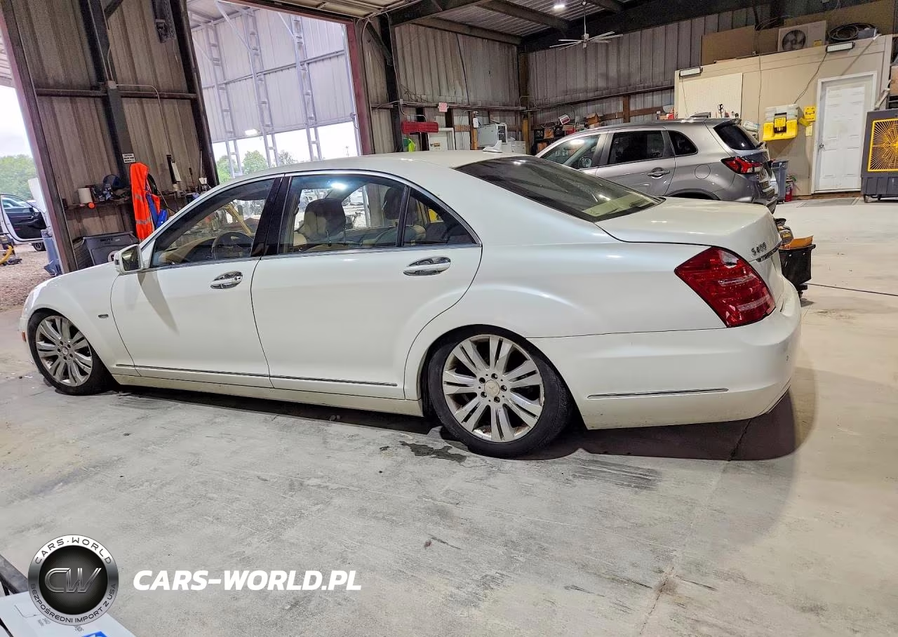 2010 Mercedes-Benz S 400 VIN:WDDNG9FB3AA302155 - 2
