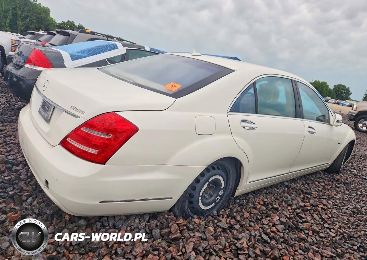 2010 Mercedes-Benz S 400 VIN:WDDNG9FB3AA302155 - 3