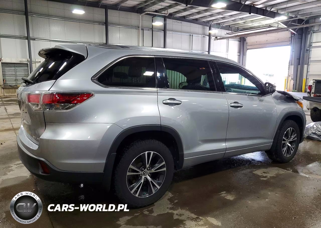 2016 Toyota Highlander Xle VIN:5TDJKRFH2GS305748 - 3