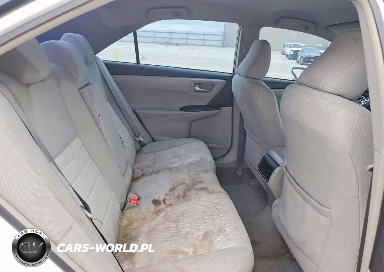 2017 Toyota Camry Le VIN:4T1BF1FK1HU695708 - 10