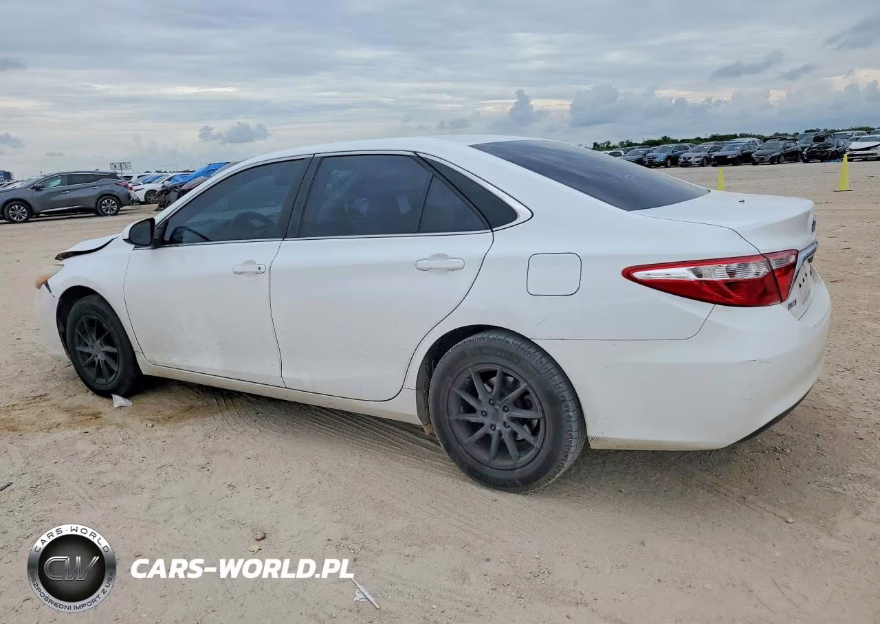 2017 Toyota Camry Le VIN:4T1BF1FK1HU695708 - 2