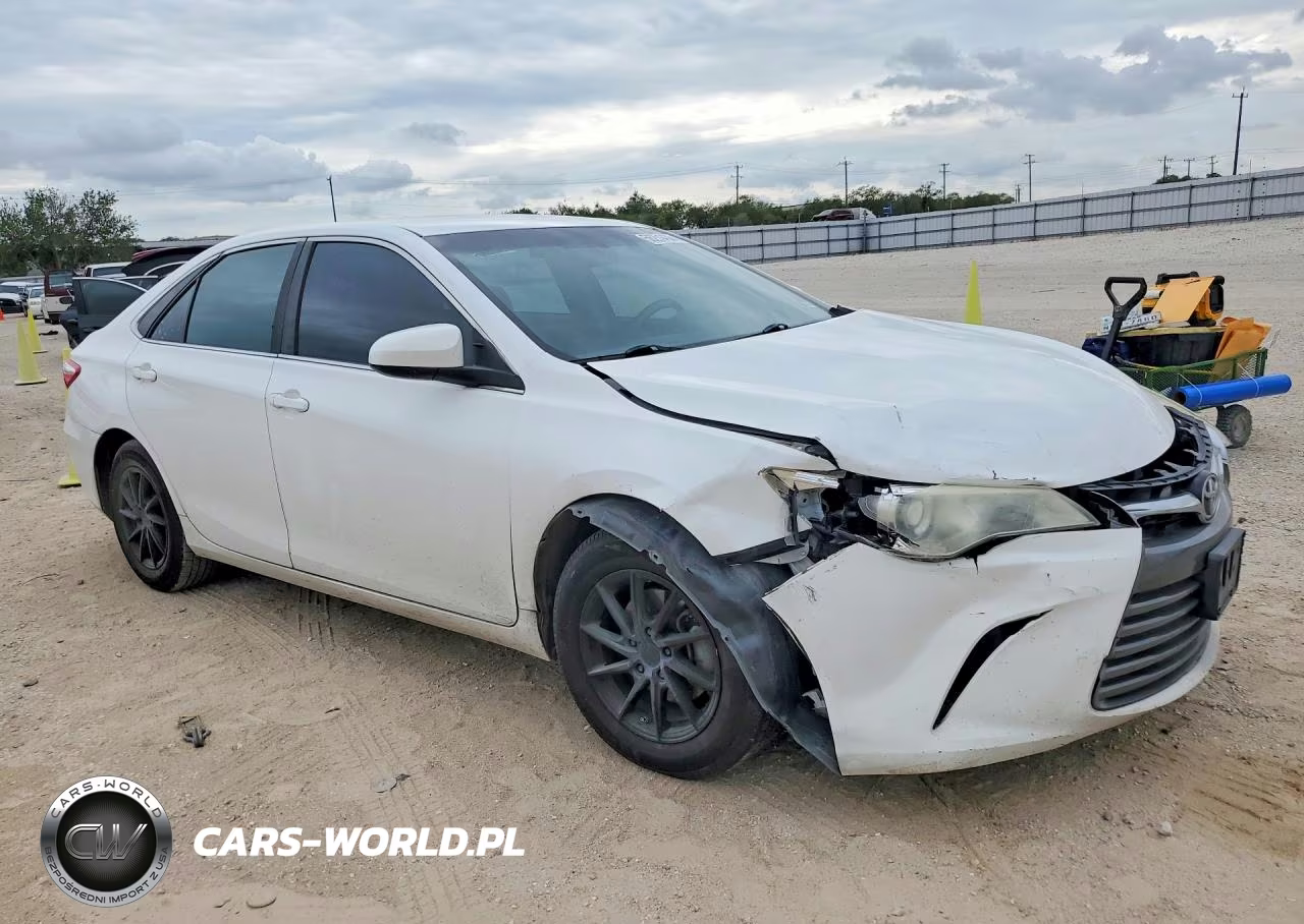 2017 Toyota Camry Le VIN:4T1BF1FK1HU695708 - 4