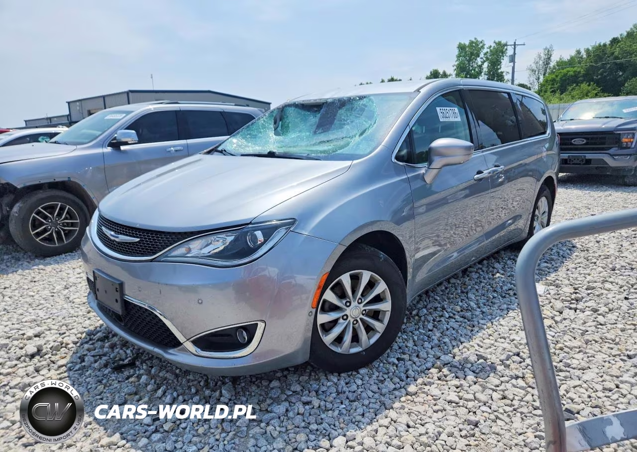 2019 Chrysler Pacifica Touring Plus VIN:2C4RC1FG0KR559436 - 1