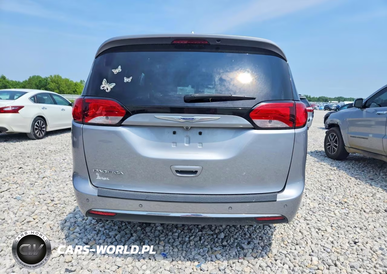 2019 Chrysler Pacifica Touring Plus VIN:2C4RC1FG0KR559436 - 6