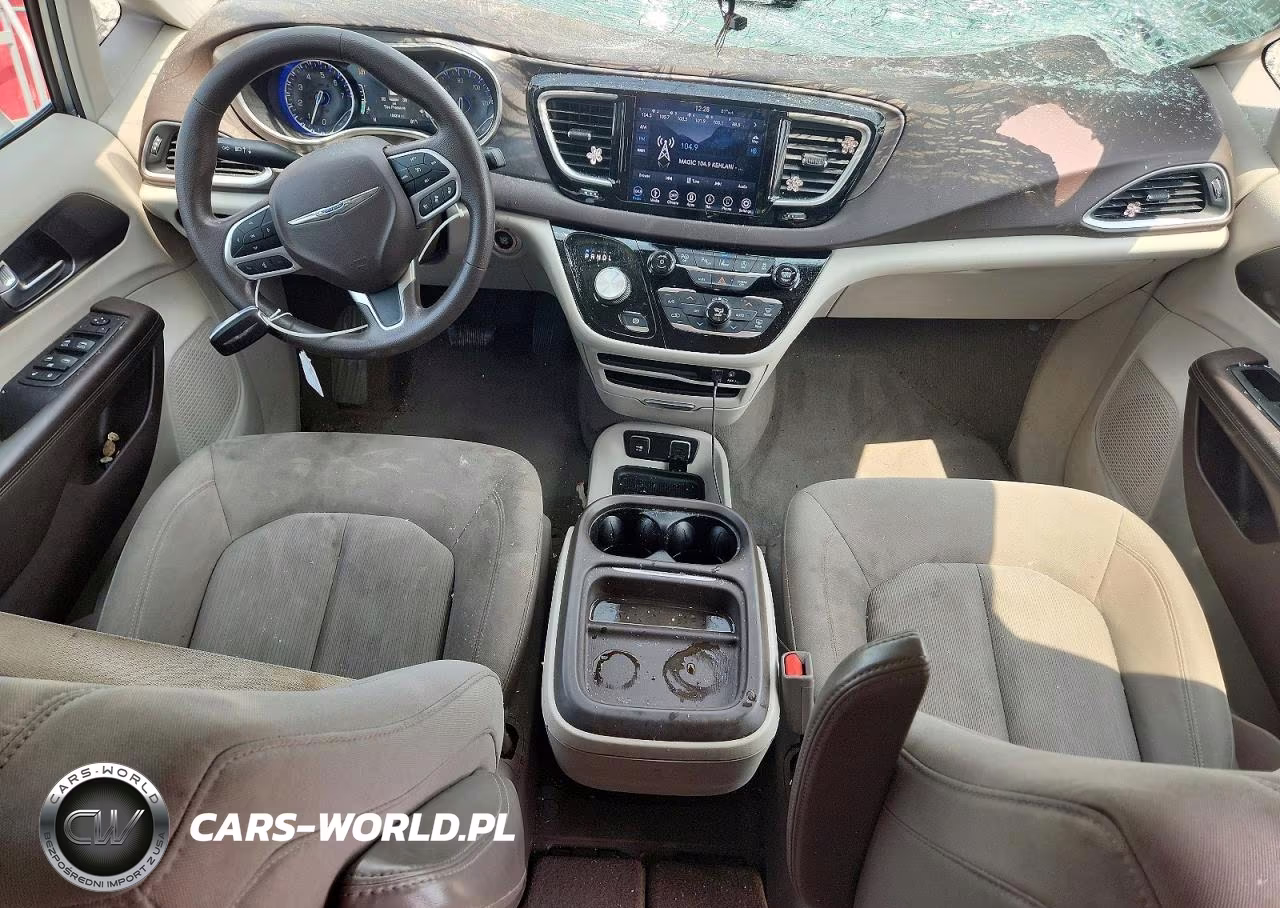 2019 Chrysler Pacifica Touring Plus VIN:2C4RC1FG0KR559436 - 8