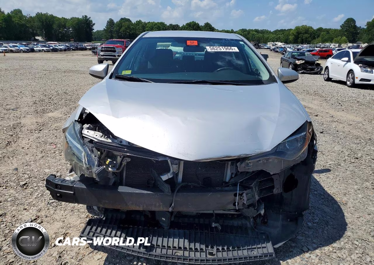 2018 Toyota Corolla Le VIN:2T1BURHE6JC056078 - 5