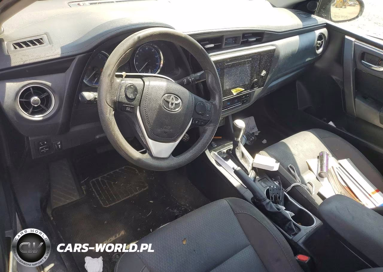 2018 Toyota Corolla Le VIN:2T1BURHE6JC056078 - 8