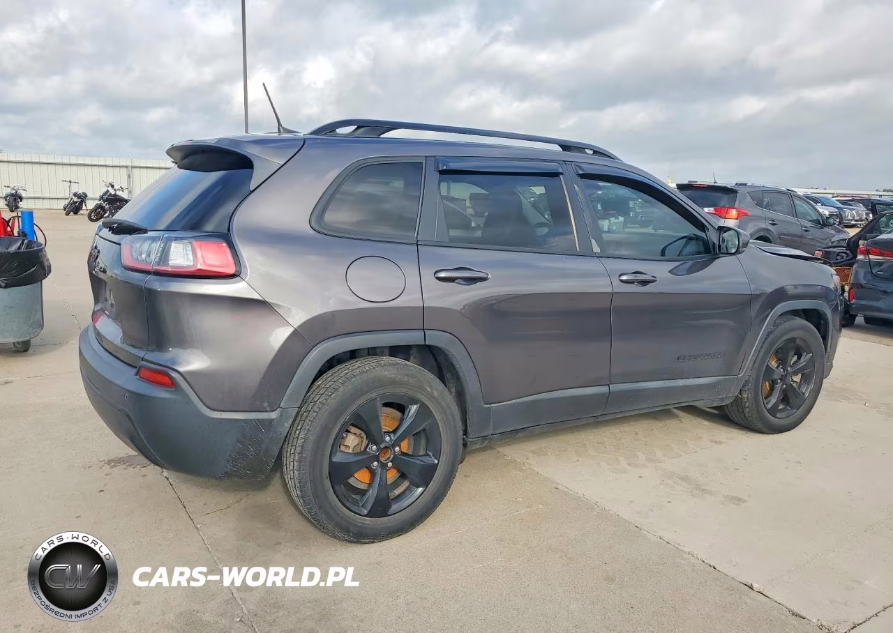 2019 Jeep Cherokee Latitude Plus VIN:1C4PJLLB4KD338846 - 3