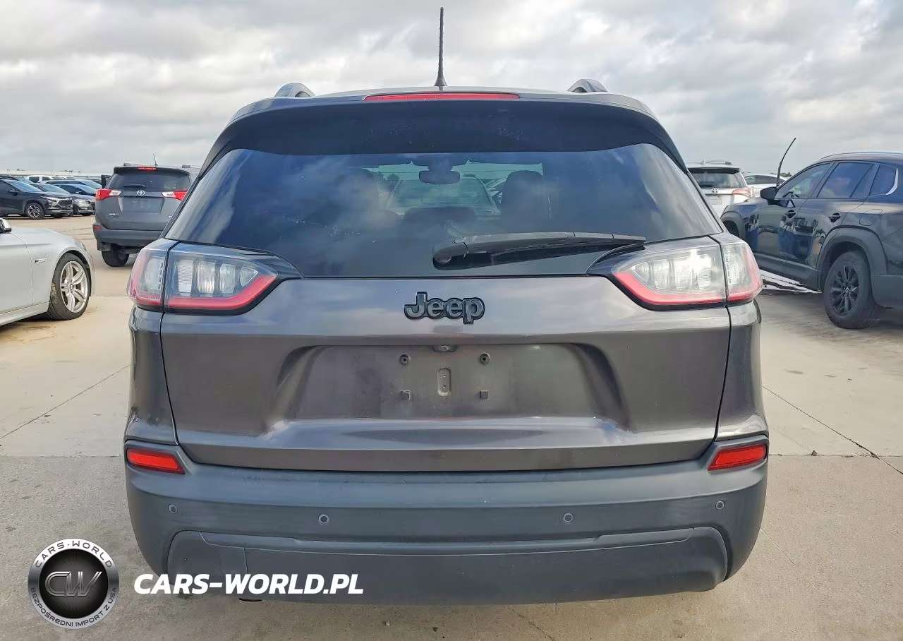 2019 Jeep Cherokee Latitude Plus VIN:1C4PJLLB4KD338846 - 6