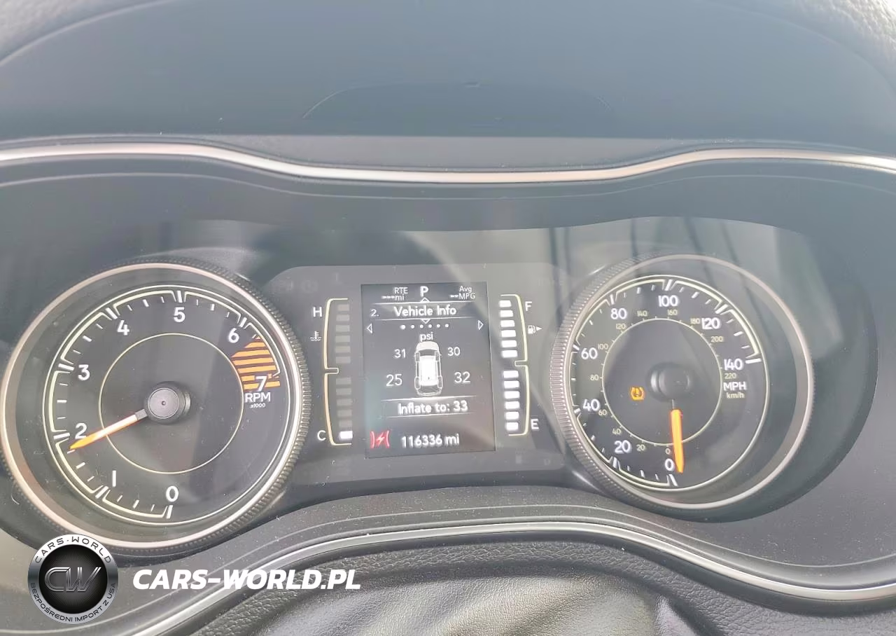 2019 Jeep Cherokee Latitude Plus VIN:1C4PJLLB4KD338846 - 9