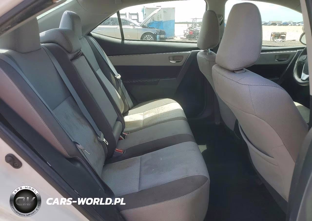 2018 Toyota Corolla Le VIN:2T1BURHEXJC029126 - 10