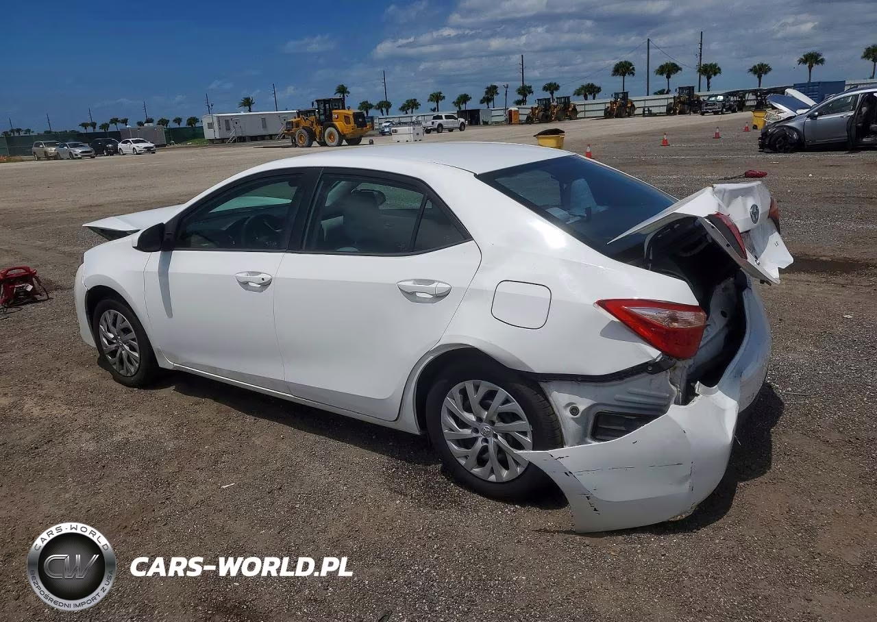 2018 Toyota Corolla Le VIN:2T1BURHEXJC029126 - 2
