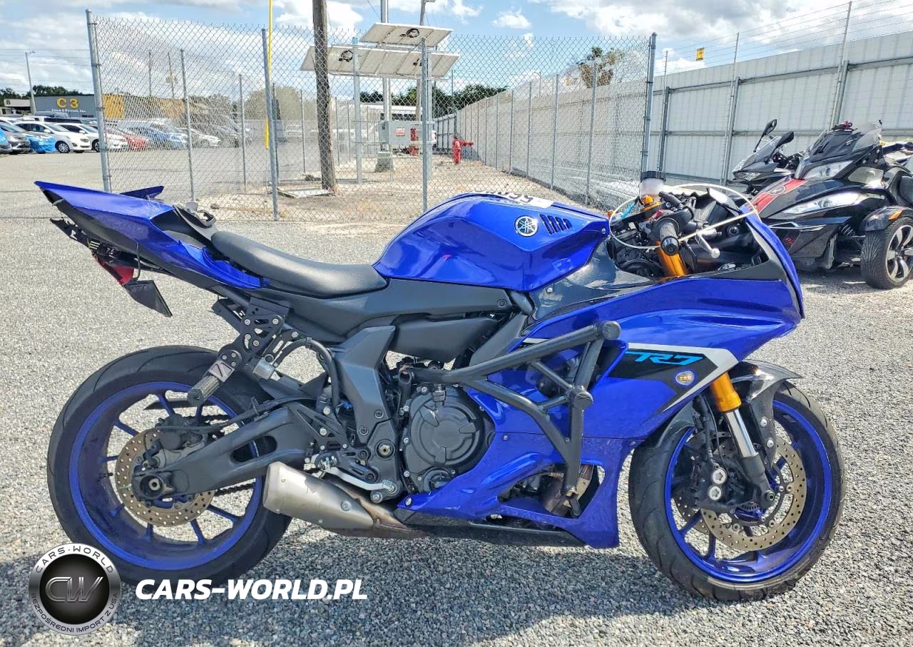 2025 Yamaha Yzfr7