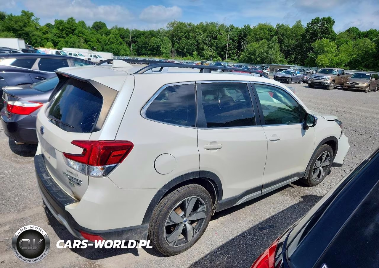 2020 Subaru Forester Touring VIN:JF2SKAXC7LH595333 - 3