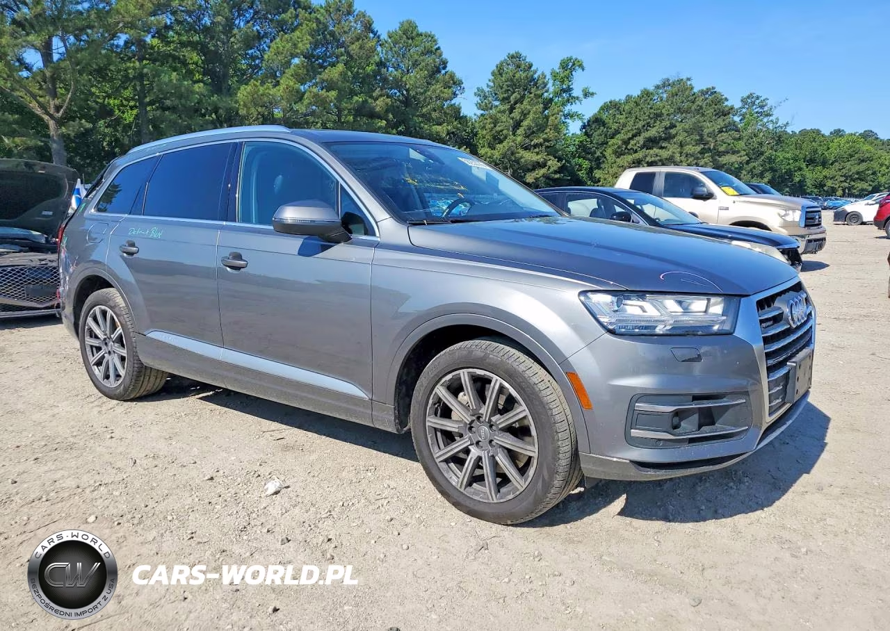 2018 Audi Q7 Prestige VIN:WA1VAAF79JD027988 - 4