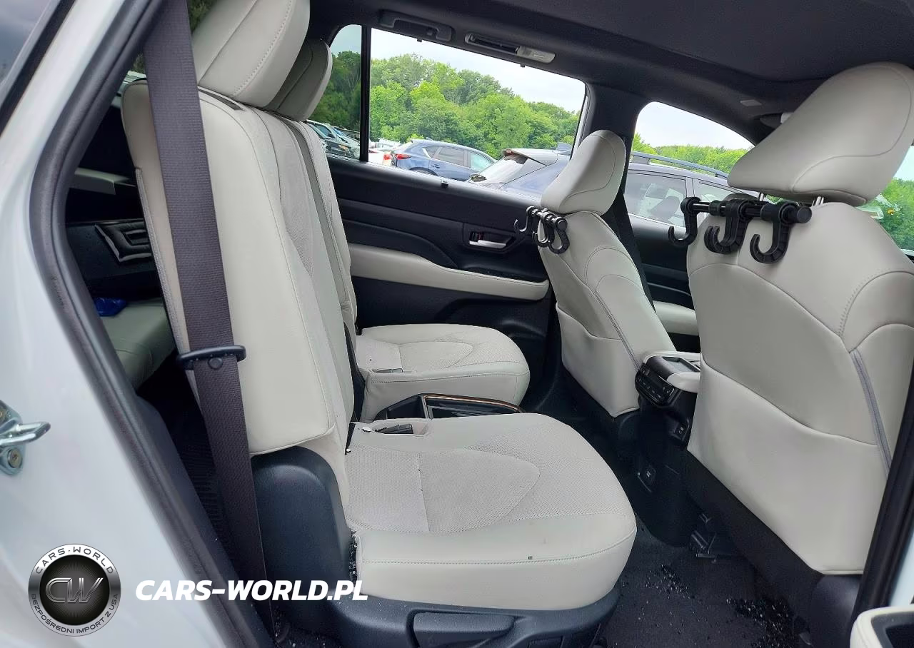 2024 Toyota Grand Highlander Hybrid Max Platinum VIN:5TDADAB58RS002032 - 11