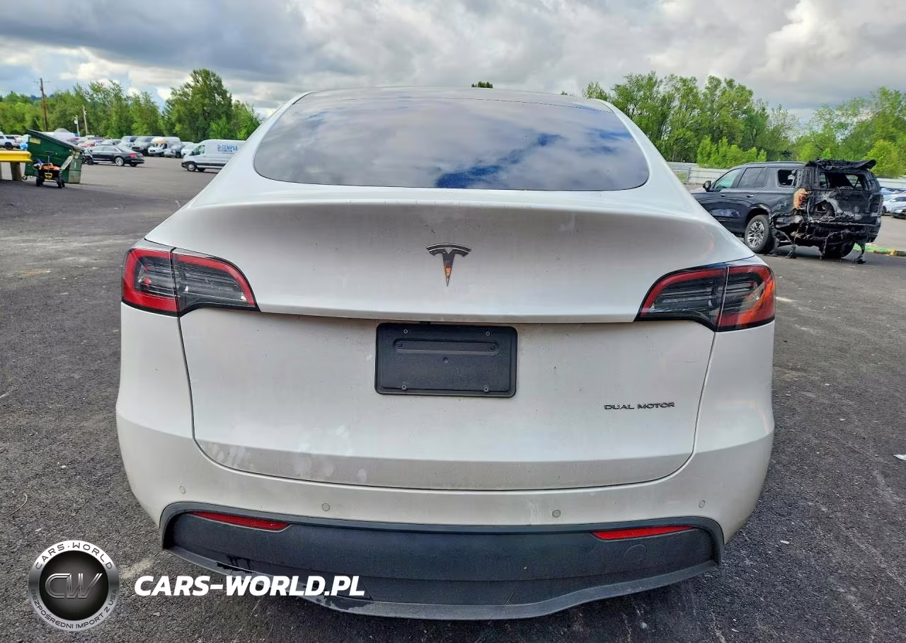 2022 Tesla Model Y VIN:7SAYGDEE7NF407240 - 6