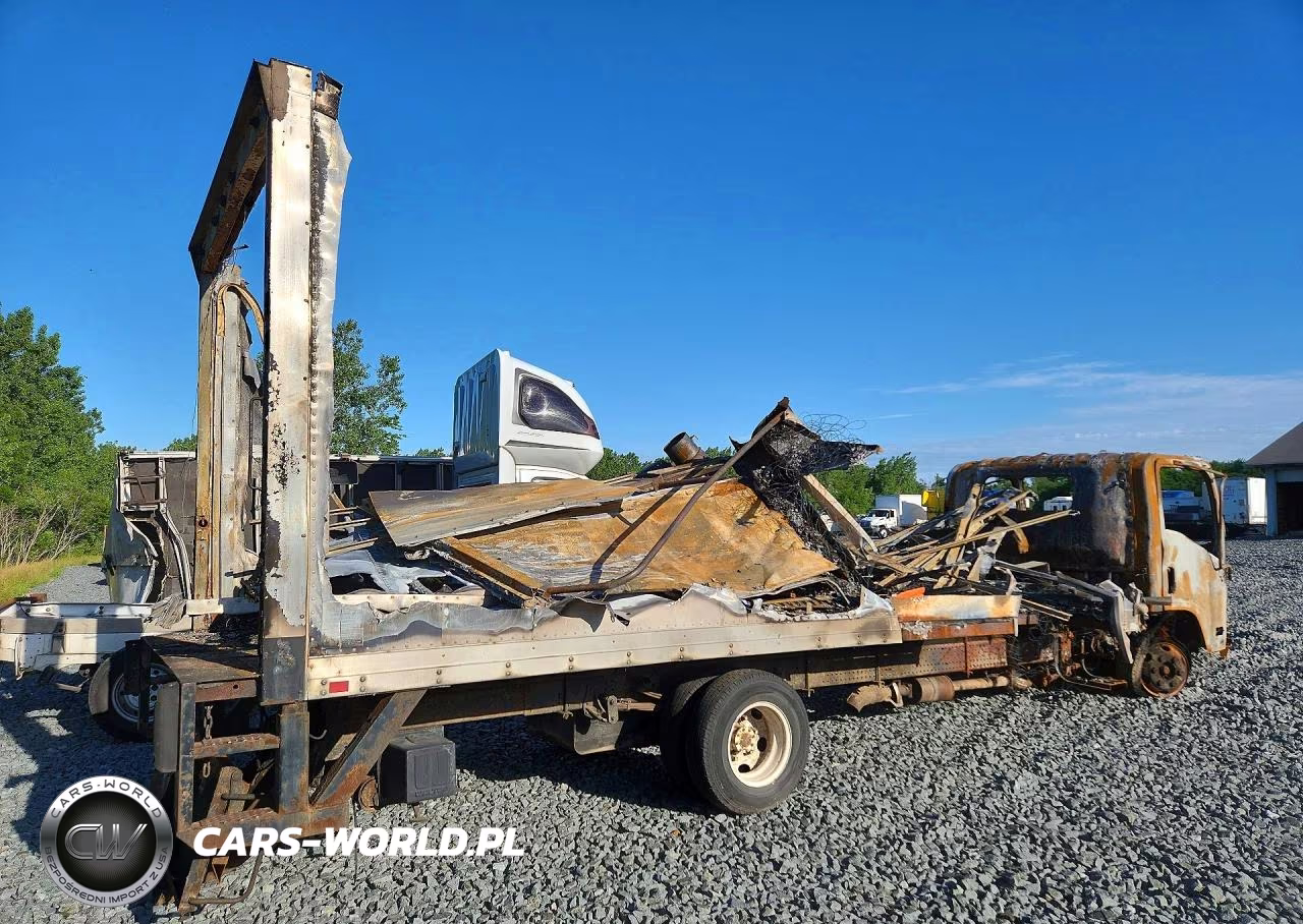 2010 Isuzu Npr Box Truck VIN:JALC4W16XA7000246 - 3