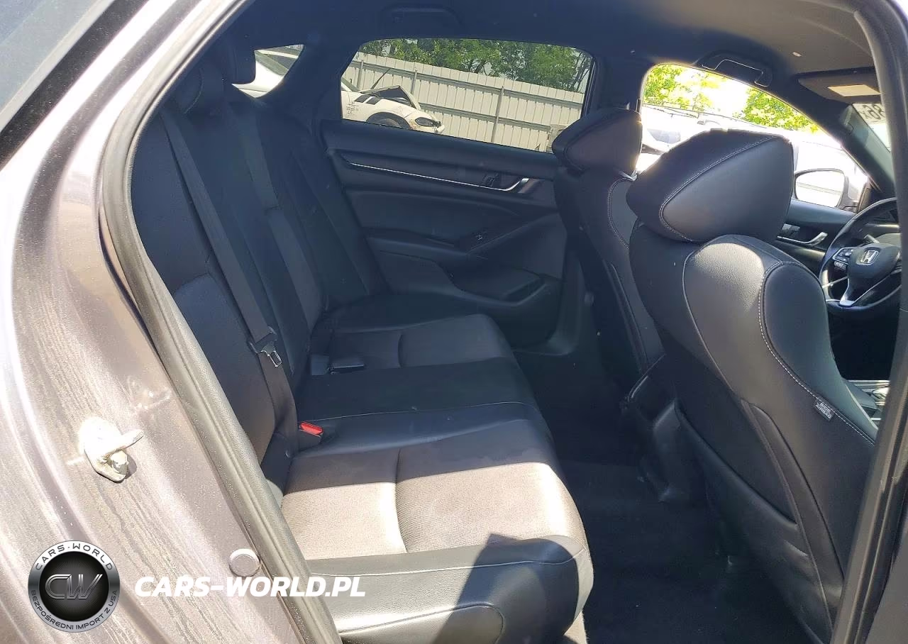 2018 Honda Accord Sport VIN:1HGCV1F33JA097648 - 10