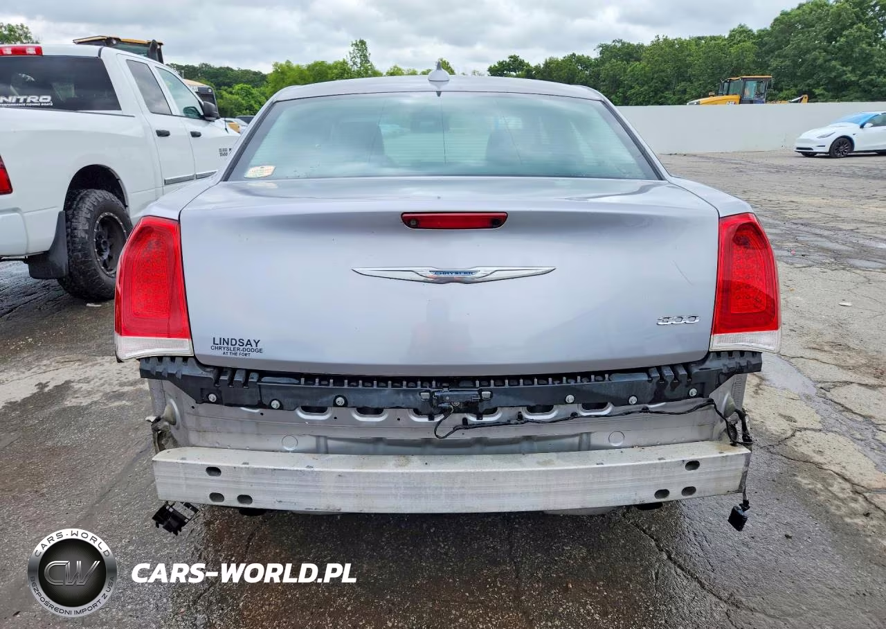 2015 Chrysler 300 Limited VIN:2C3CCAAG5FH837714 - 6