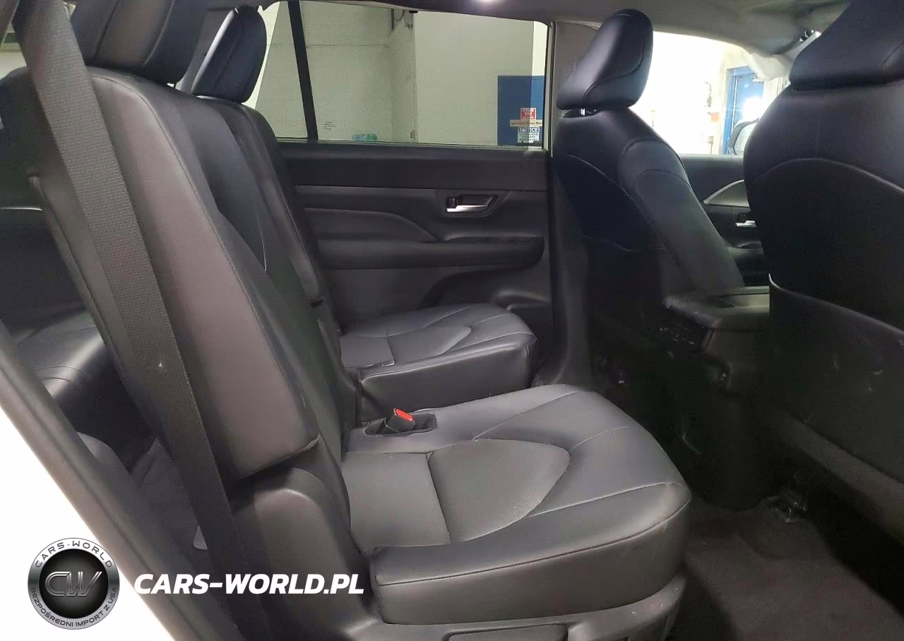 2024 Toyota Grand Highlander Xle VIN:5TDAAAB57RS064921 - 11