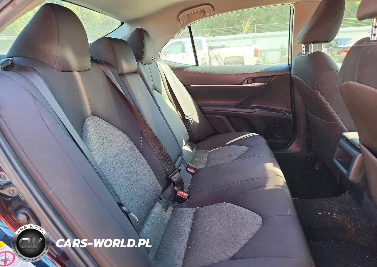 2019 Toyota Camry Le VIN:4T1B11HK2KU238182 - 10