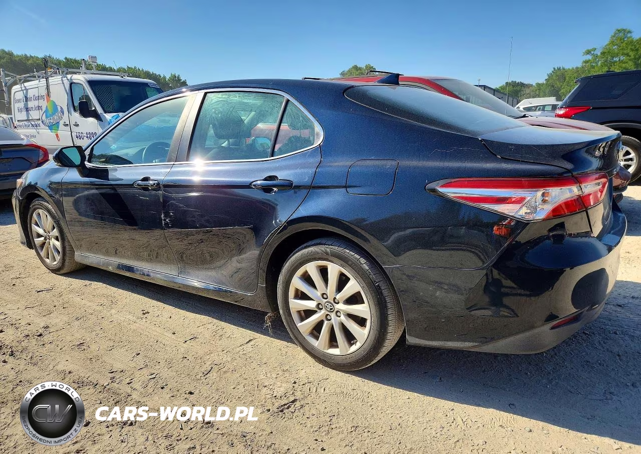 2019 Toyota Camry Le VIN:4T1B11HK2KU238182 - 2