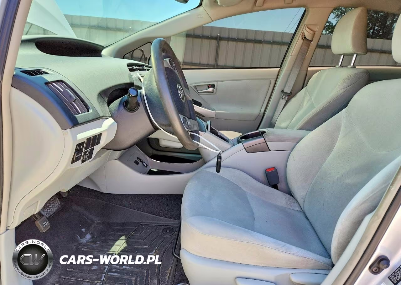 2014 Toyota Prius Two VIN:JTDKN3DU0E1778759 - 7