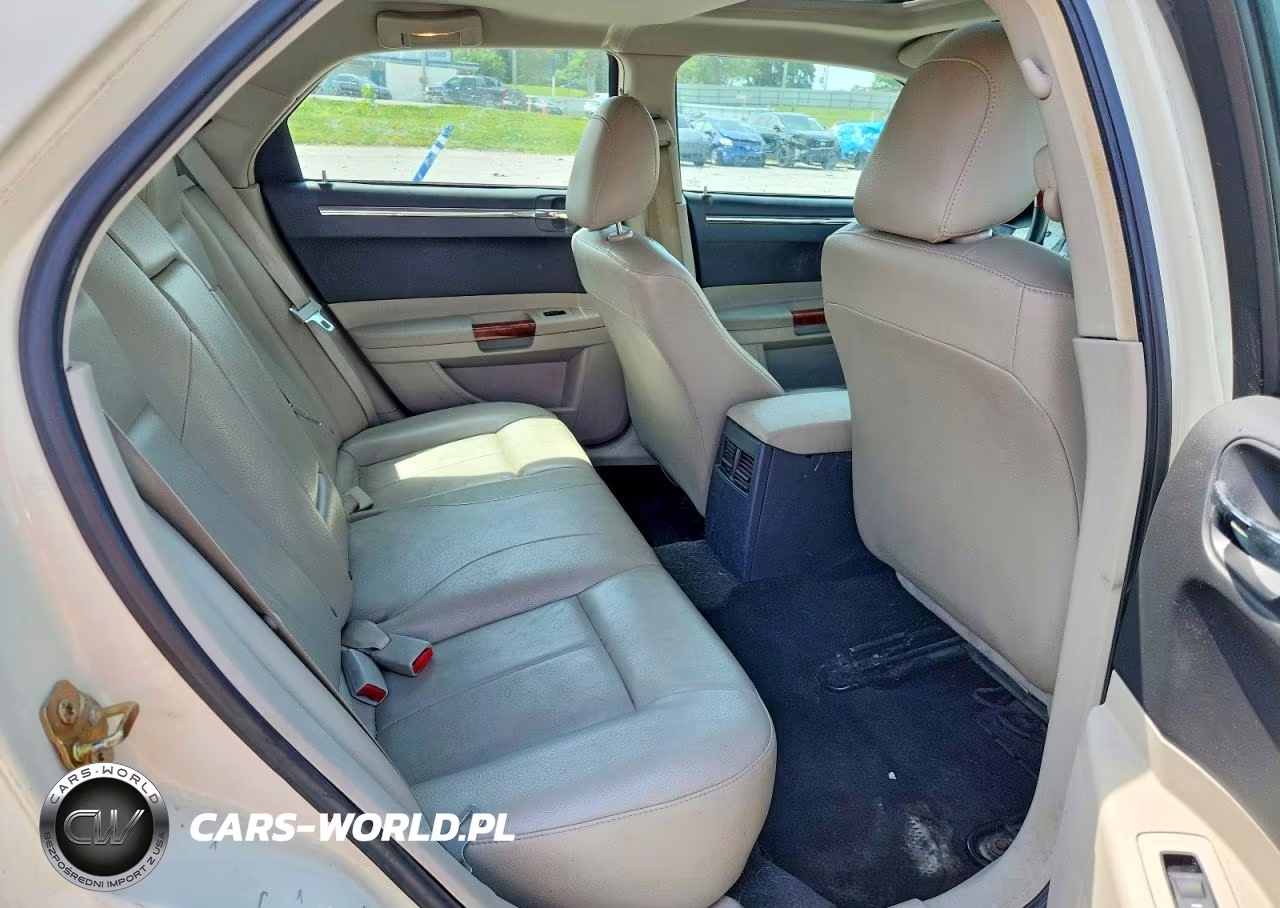 2006 Chrysler 300 Touring VIN:2C3KA53G66H196658 - 10