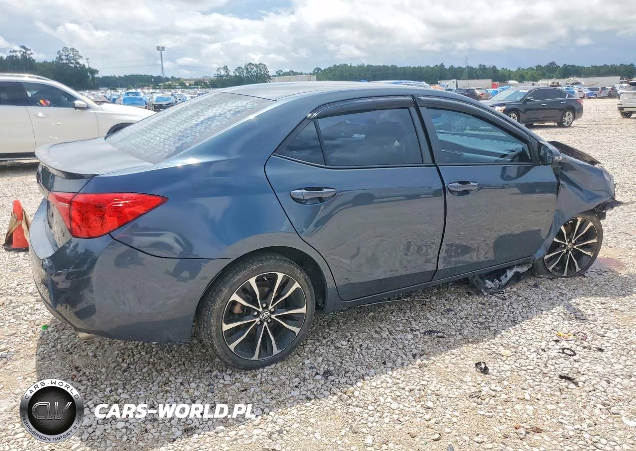 2018 Toyota Corolla Se VIN:5YFBURHE5JP846083 - 3