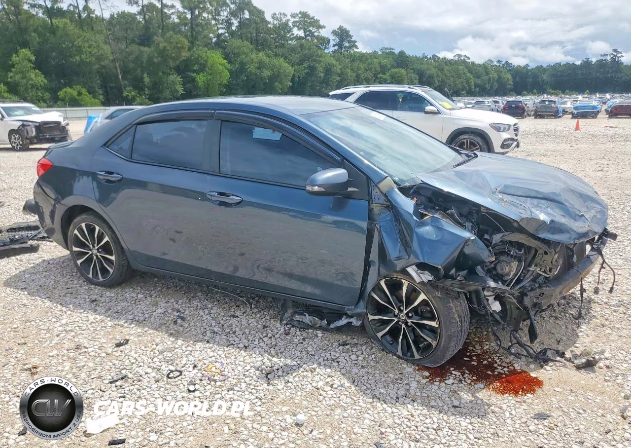 2018 Toyota Corolla Se VIN:5YFBURHE5JP846083 - 4