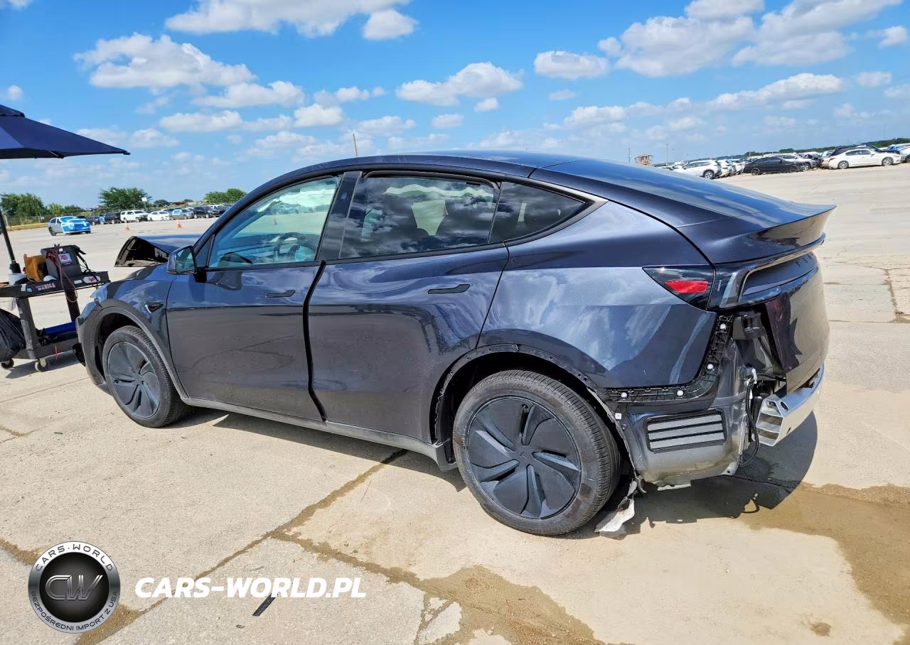2026 Tesla Model Y VIN:7SAYGDED6TA586498 - 2