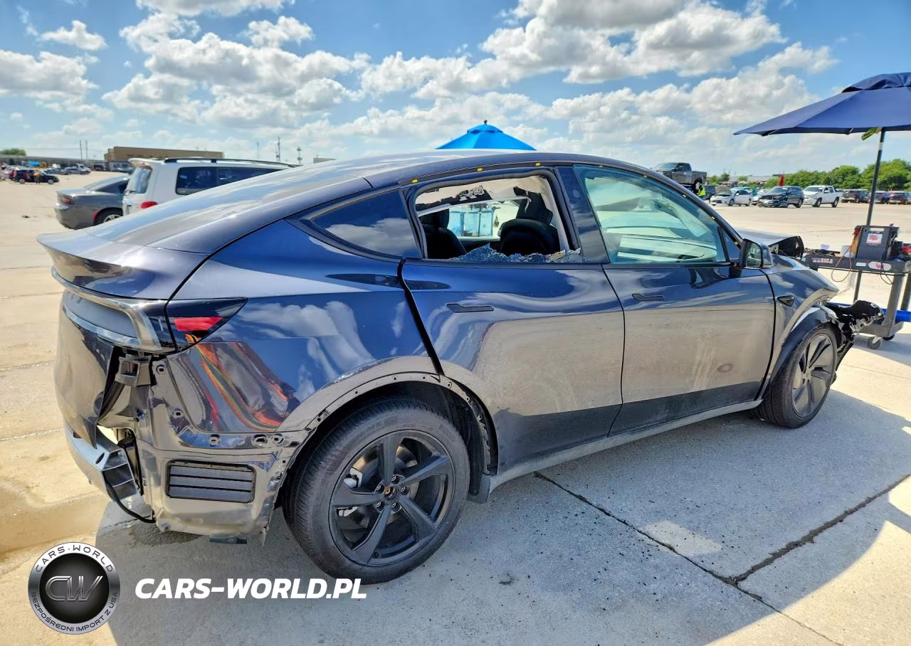 2026 Tesla Model Y VIN:7SAYGDED6TA586498 - 3