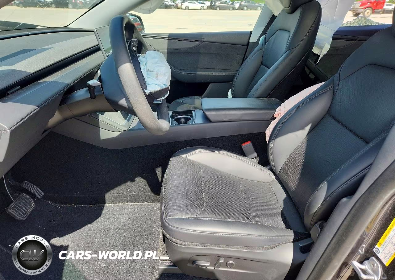 2026 Tesla Model Y VIN:7SAYGDED6TA586498 - 7