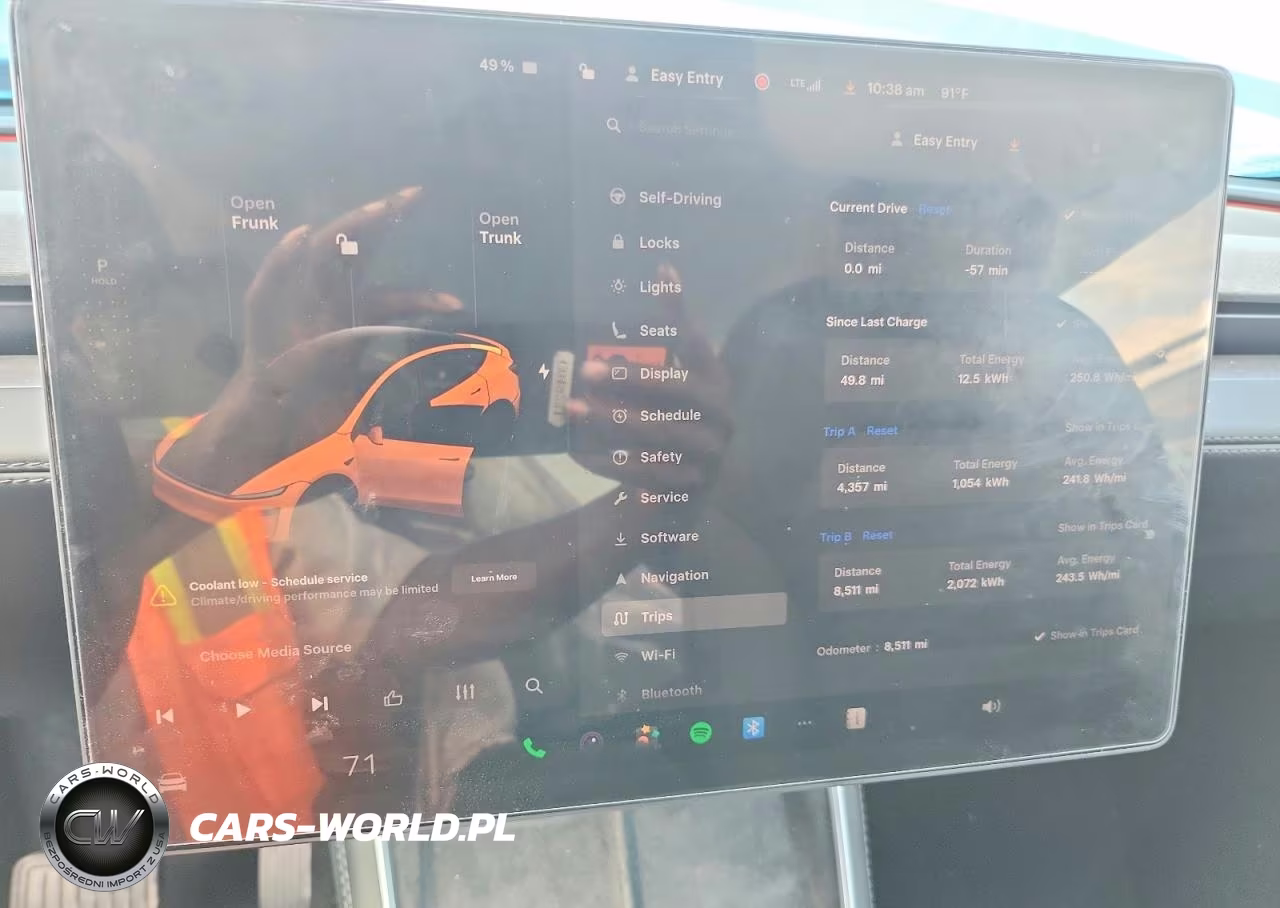 2026 Tesla Model Y VIN:7SAYGDED6TA586498 - 9