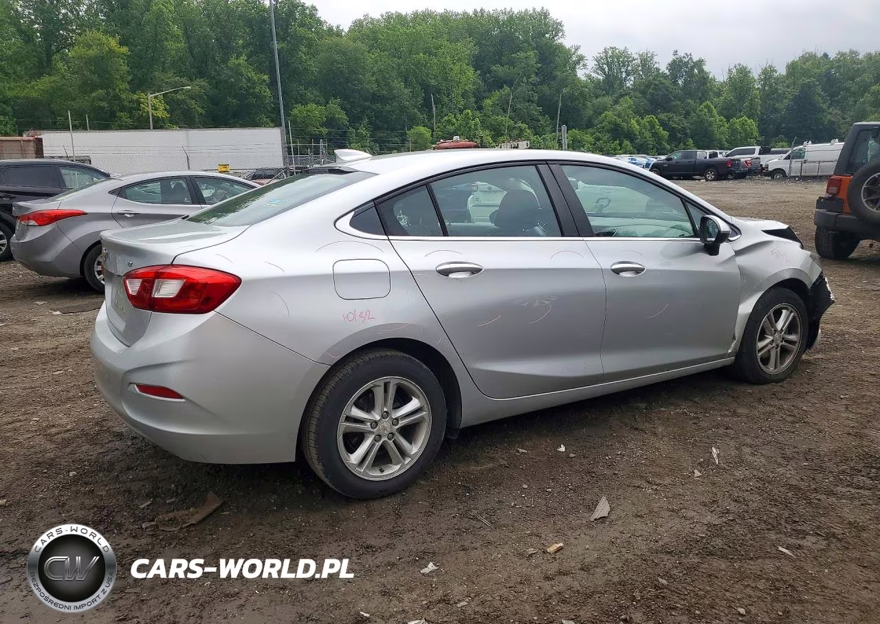 2017 Chevrolet Cruze Lt VIN:1G1BE5SM5H7194110 - 3