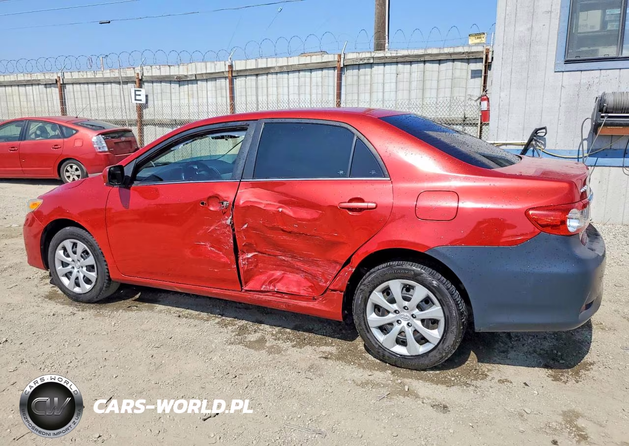 2013 Toyota Corolla Le VIN:5YFBU4EE0DP180875 - 2